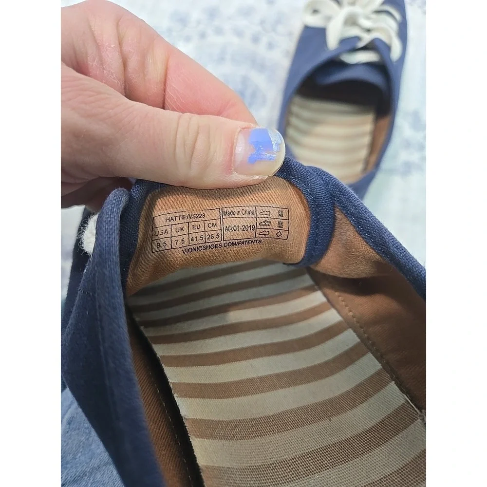 Vionic Hattie Women's Shoes Canvas Size 9.5 Navy Blue Orthotic Arch Support Lace